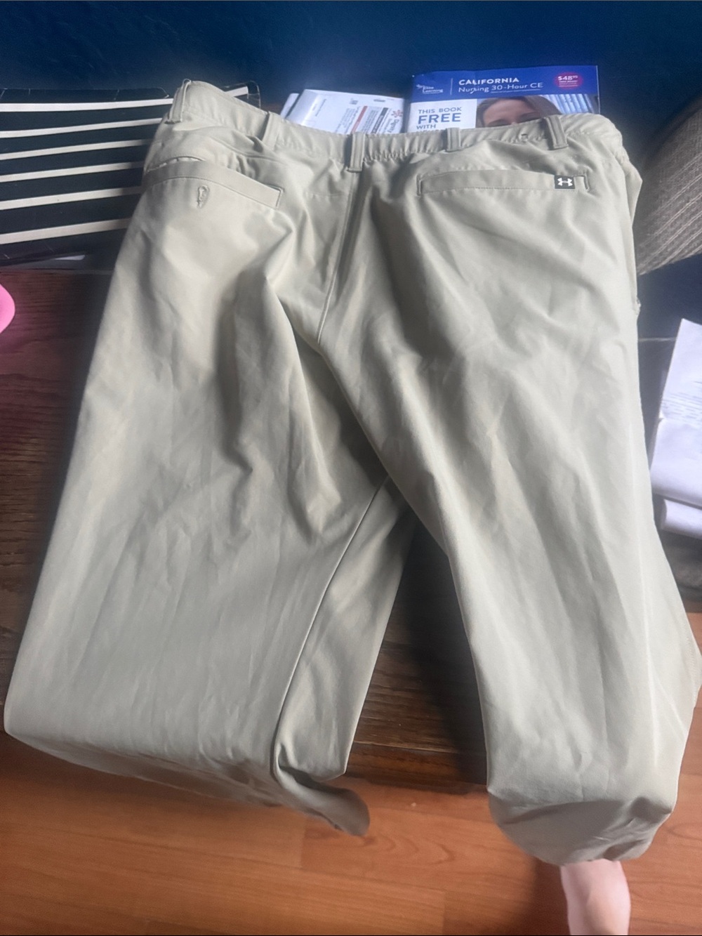 Under Armour Men's Lightweight Beige Performance Pants 40/34
